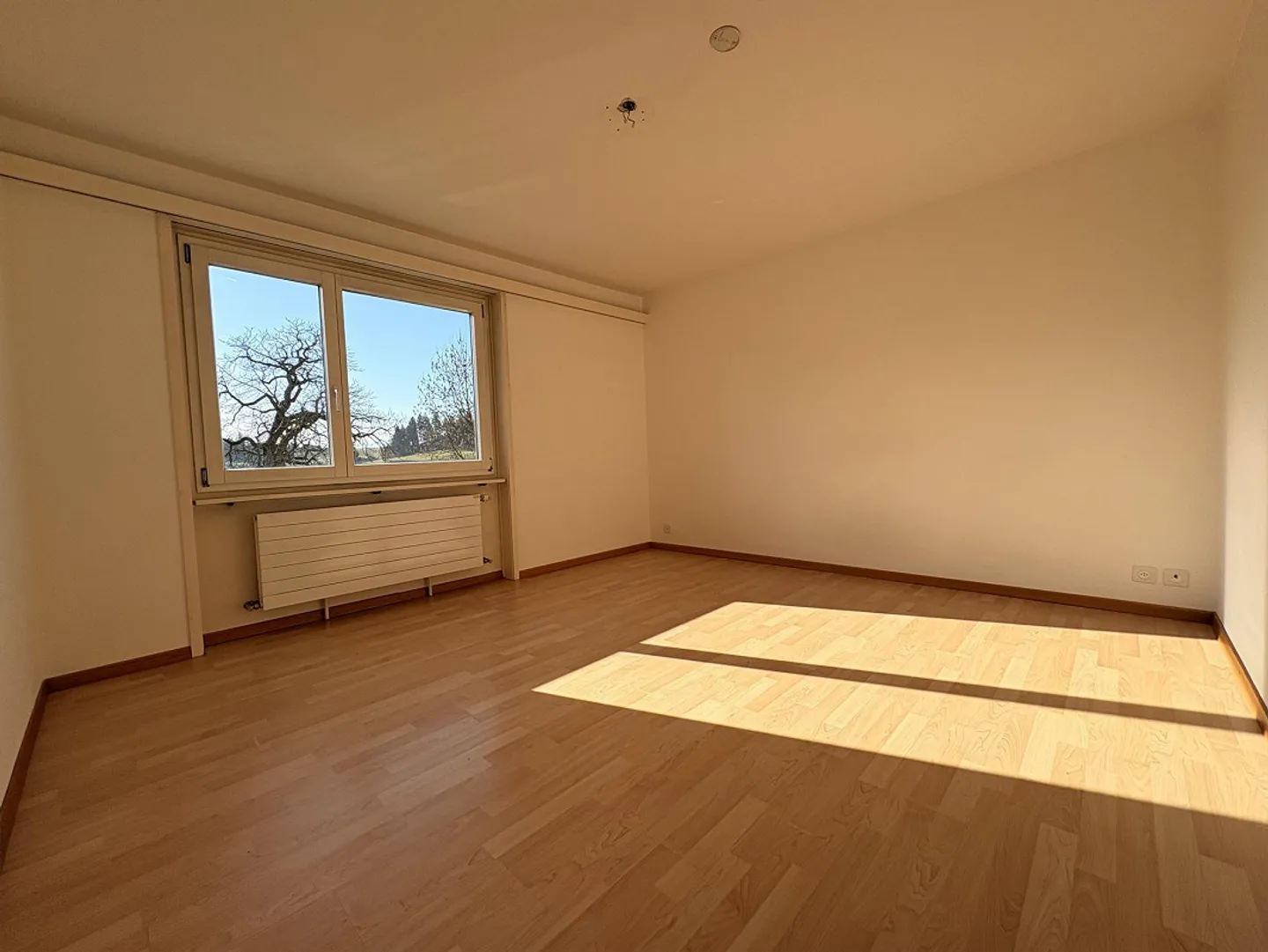 Luminoso appartamento di 3 stanze con balcone ad Affoltern im Emmental - Foto 10 di 15