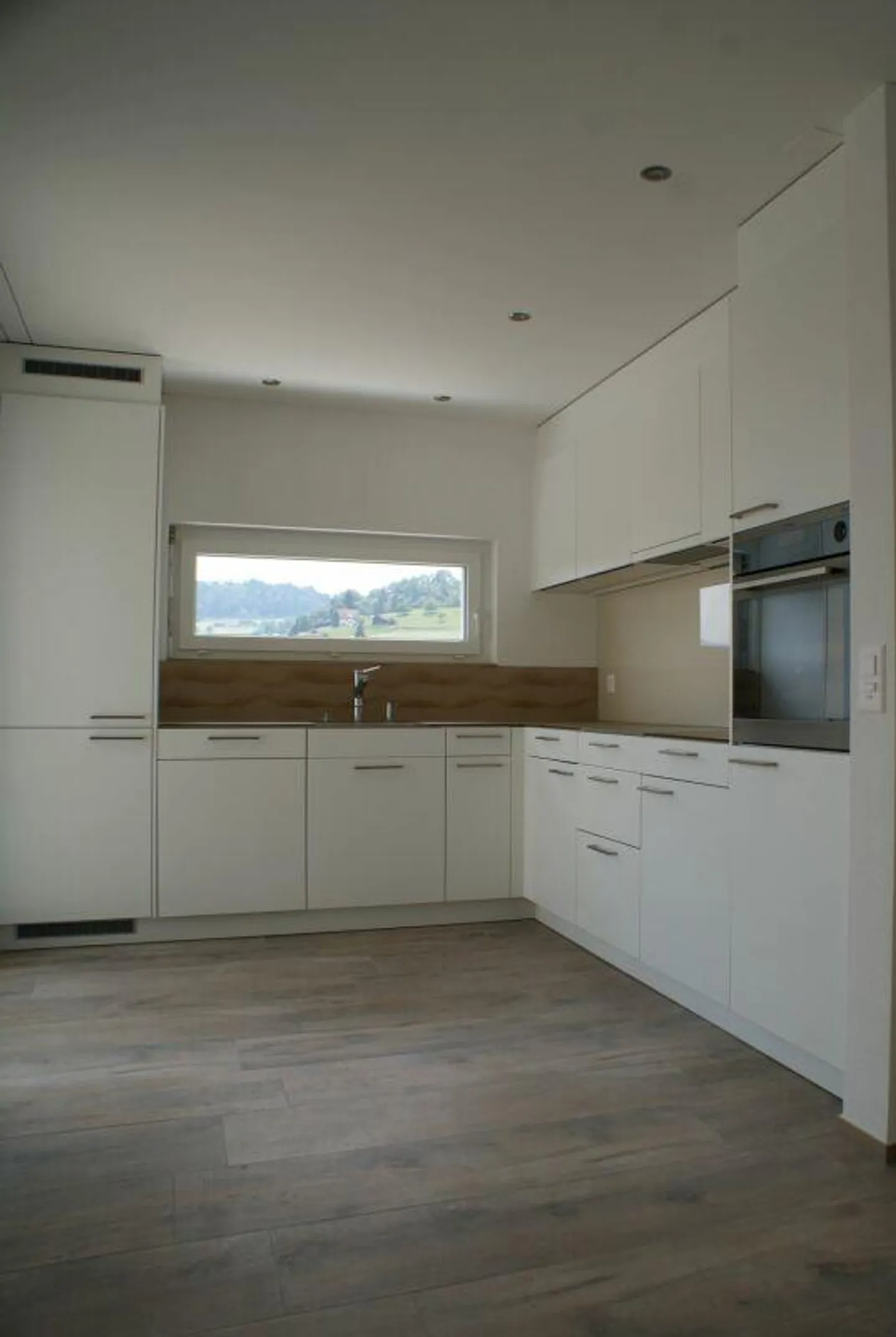 Appartement sous les combles calme de 3,5 pièces avec terrasse ensoleillée de 20m2 - Photo 2 sur 13