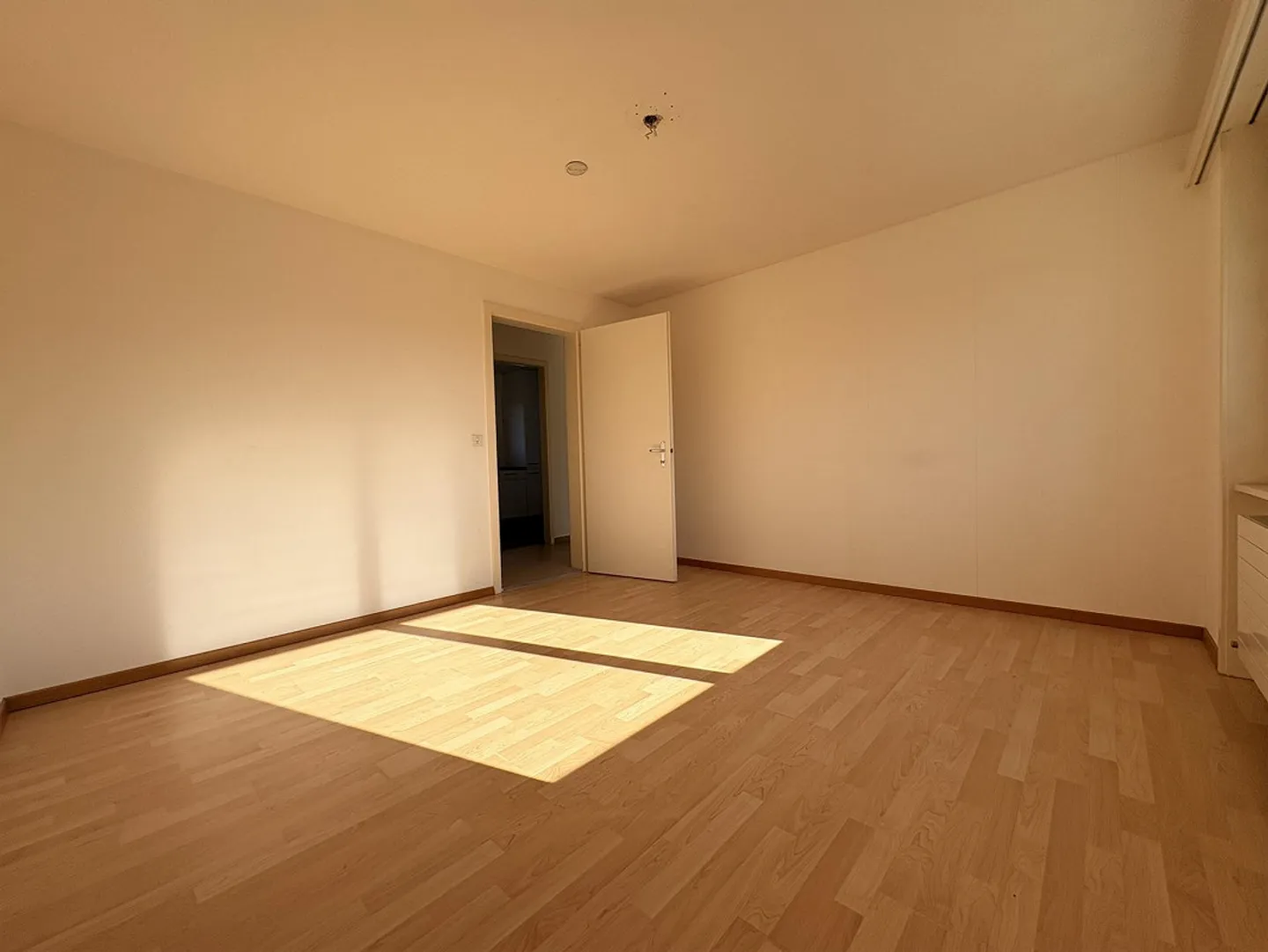 Luminoso appartamento di 3 stanze con balcone ad Affoltern im Emmental - Foto 11 di 15