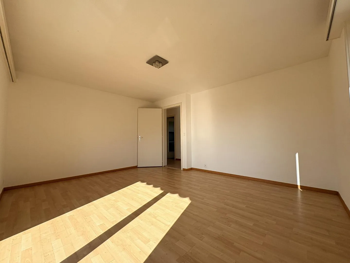 Luminoso appartamento di 3 stanze con balcone ad Affoltern im Emmental - Foto 5 di 15