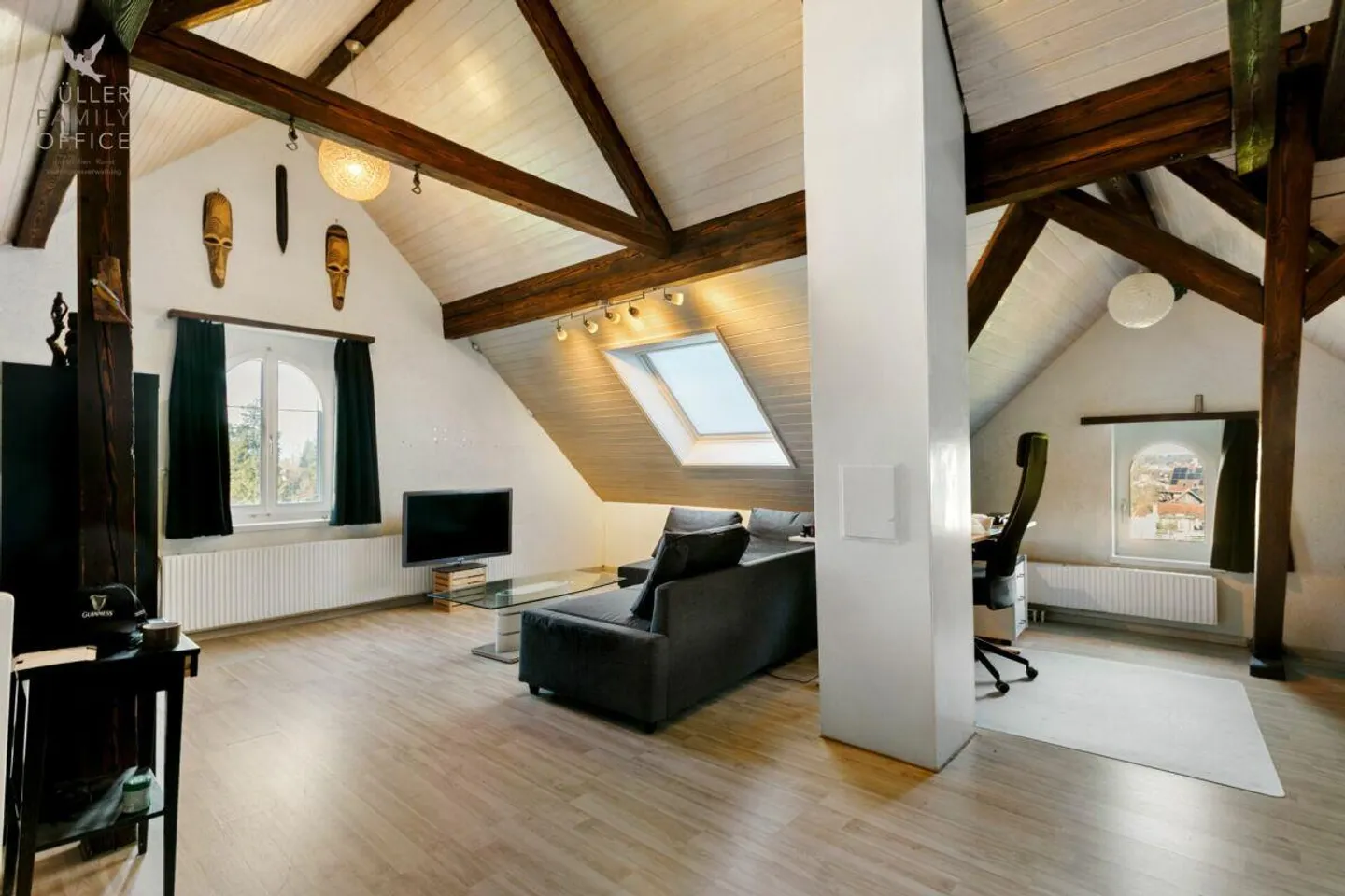 Straordinaria casa unifamiliare (ex chiesetta) in una posizione tranquilla con grande potenziale di sviluppo (casa multigenerazionale possibile) - Foto 11 di 13