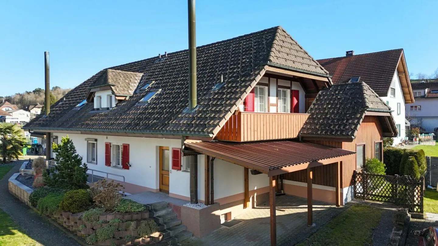Casa bifamiliare ben tenuta con molto spazio per la vita familiare - Foto 19 di 21