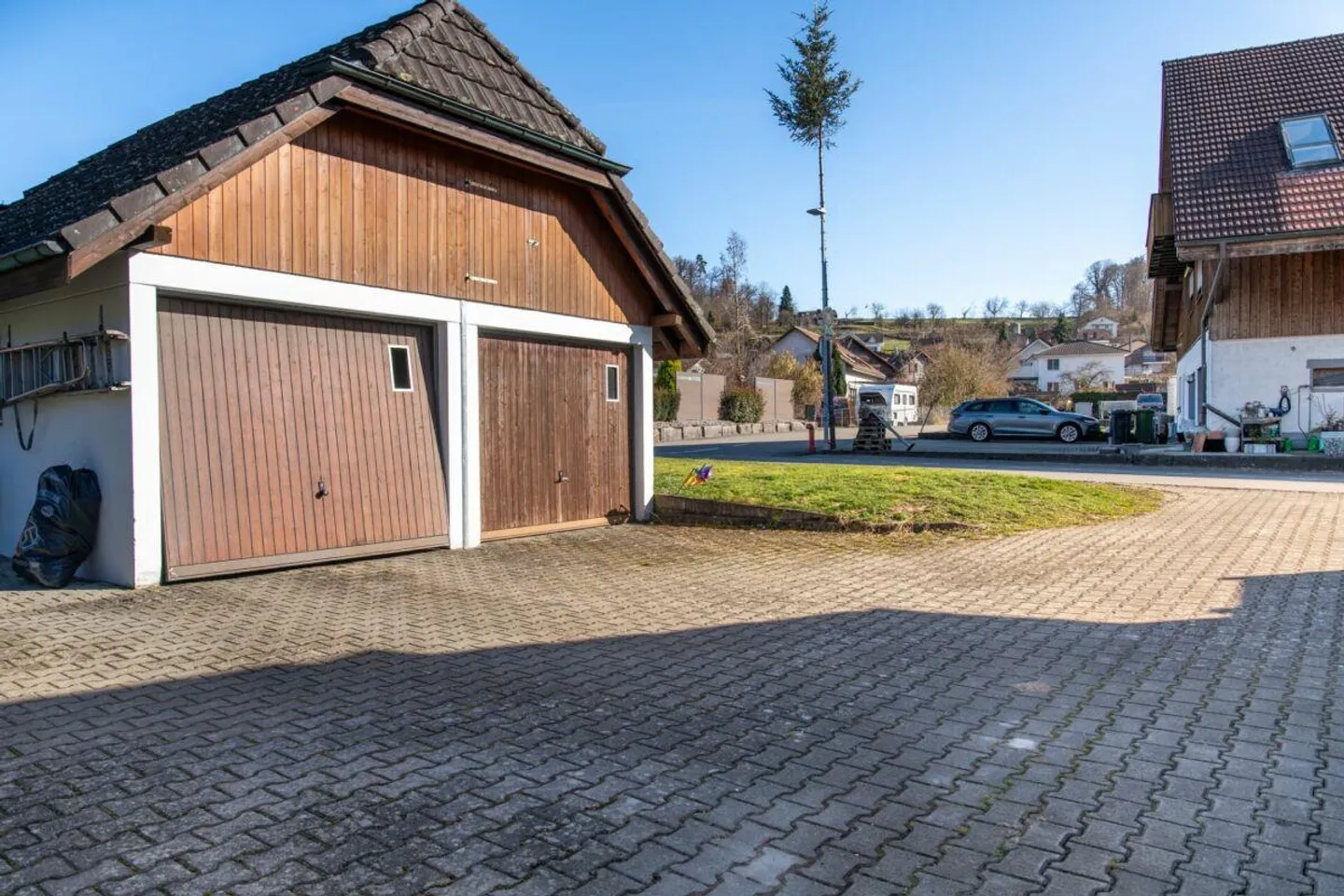 Casa bifamiliare ben tenuta con molto spazio per la vita familiare - Foto 16 di 21