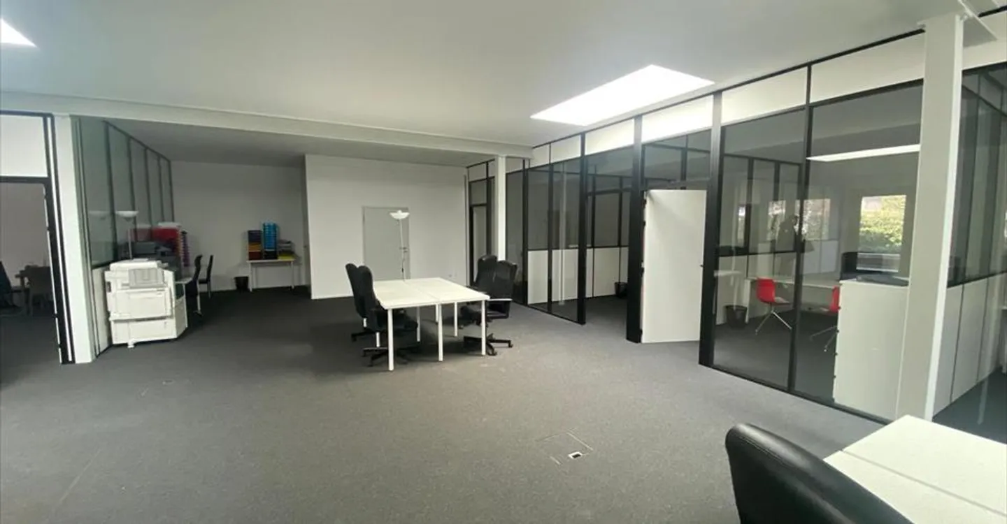 Bureau à louer - Photo 4 sur 4