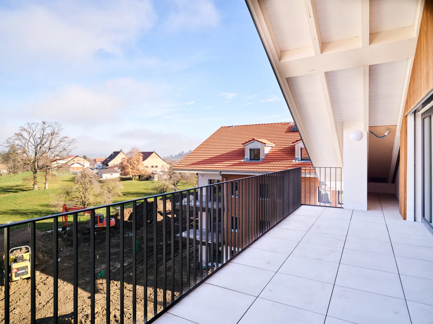 Luxuriöse Attique mit Balkon - Foto 3 von 6