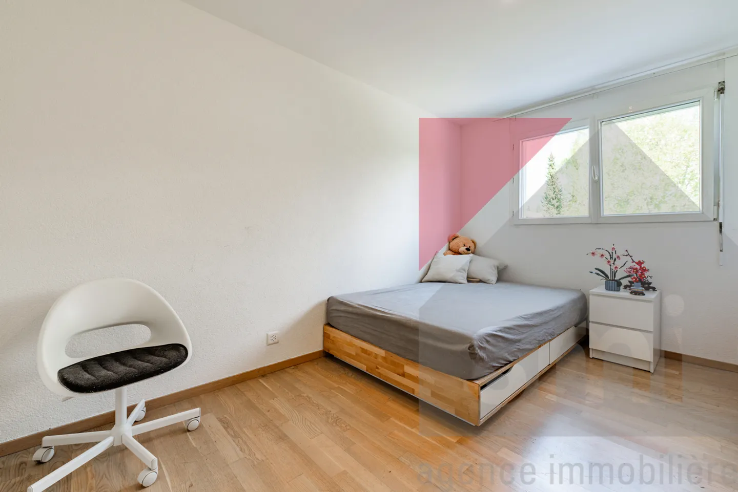 Objet rare : Magnifique appartement de 5,5 pièces au cœur de Bulle - Photo 7 sur 15