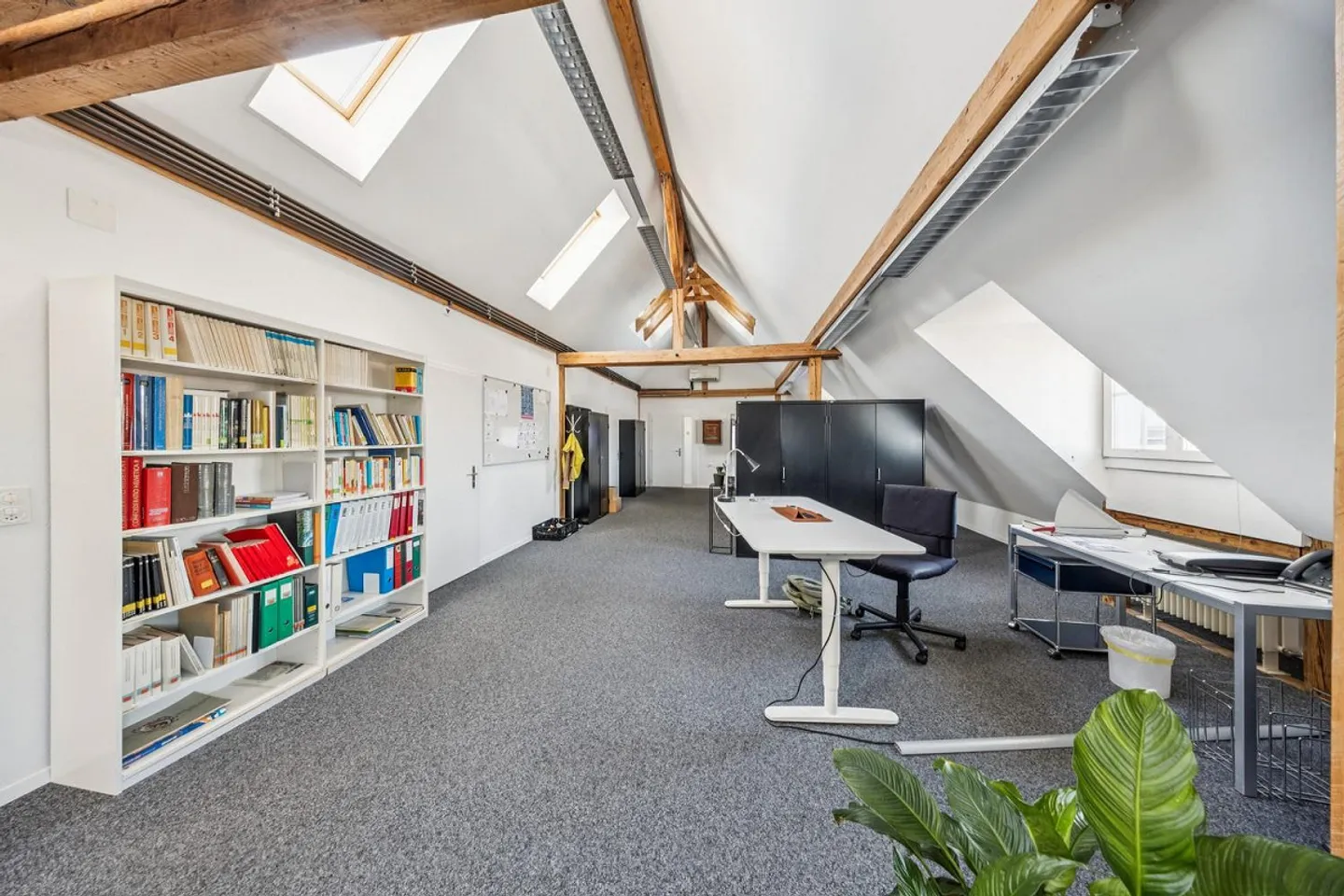 Office space with over 600m² of usable area in the city center - Photo 3 of 13