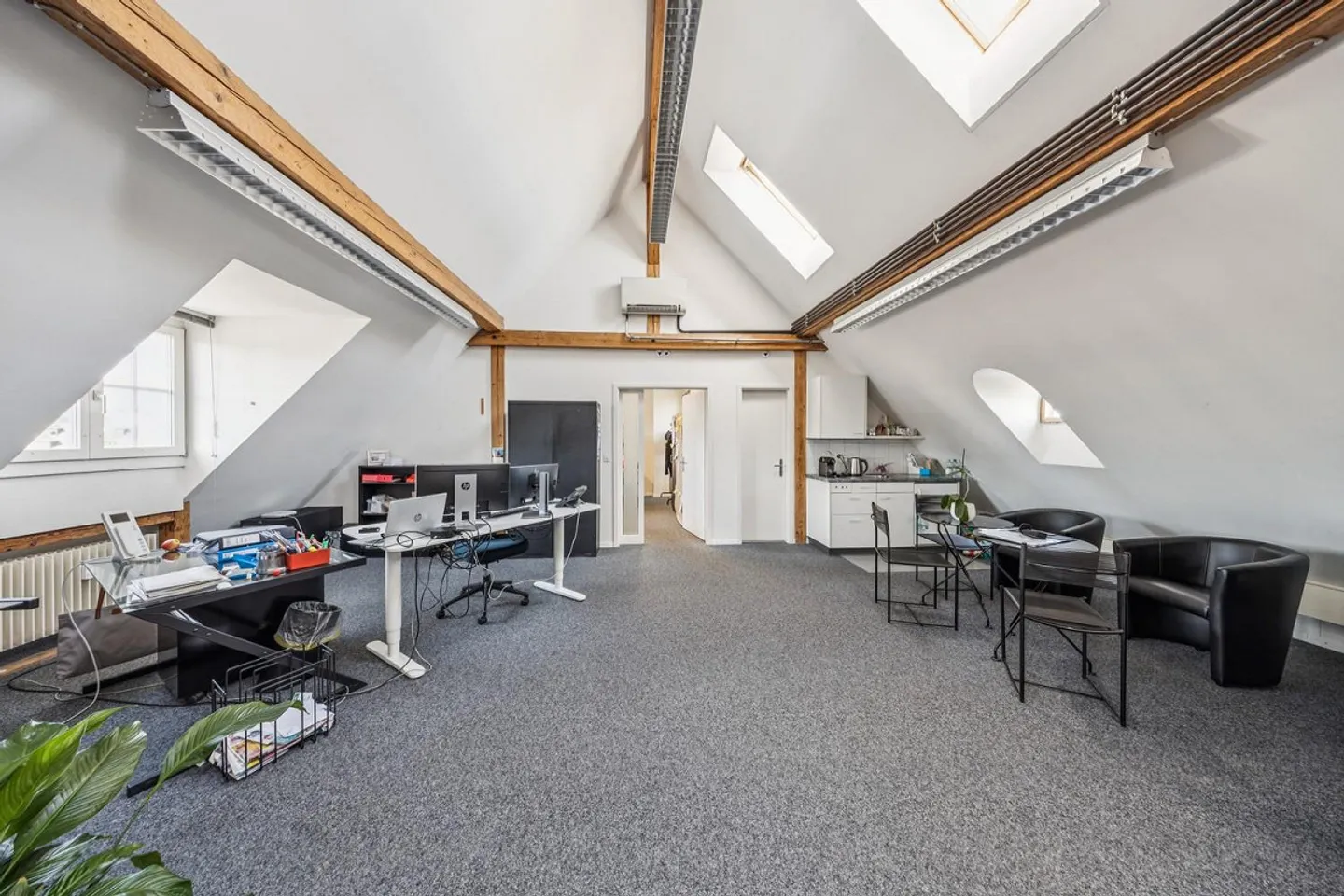 Office space with over 600m² of usable area in the city center - Photo 5 of 13