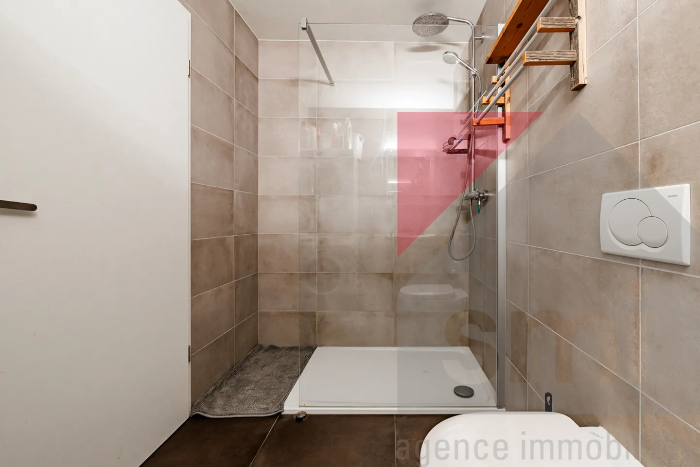 Objet rare : Magnifique appartement de 5,5 pièces au cœur de Bulle - Photo 11 sur 15