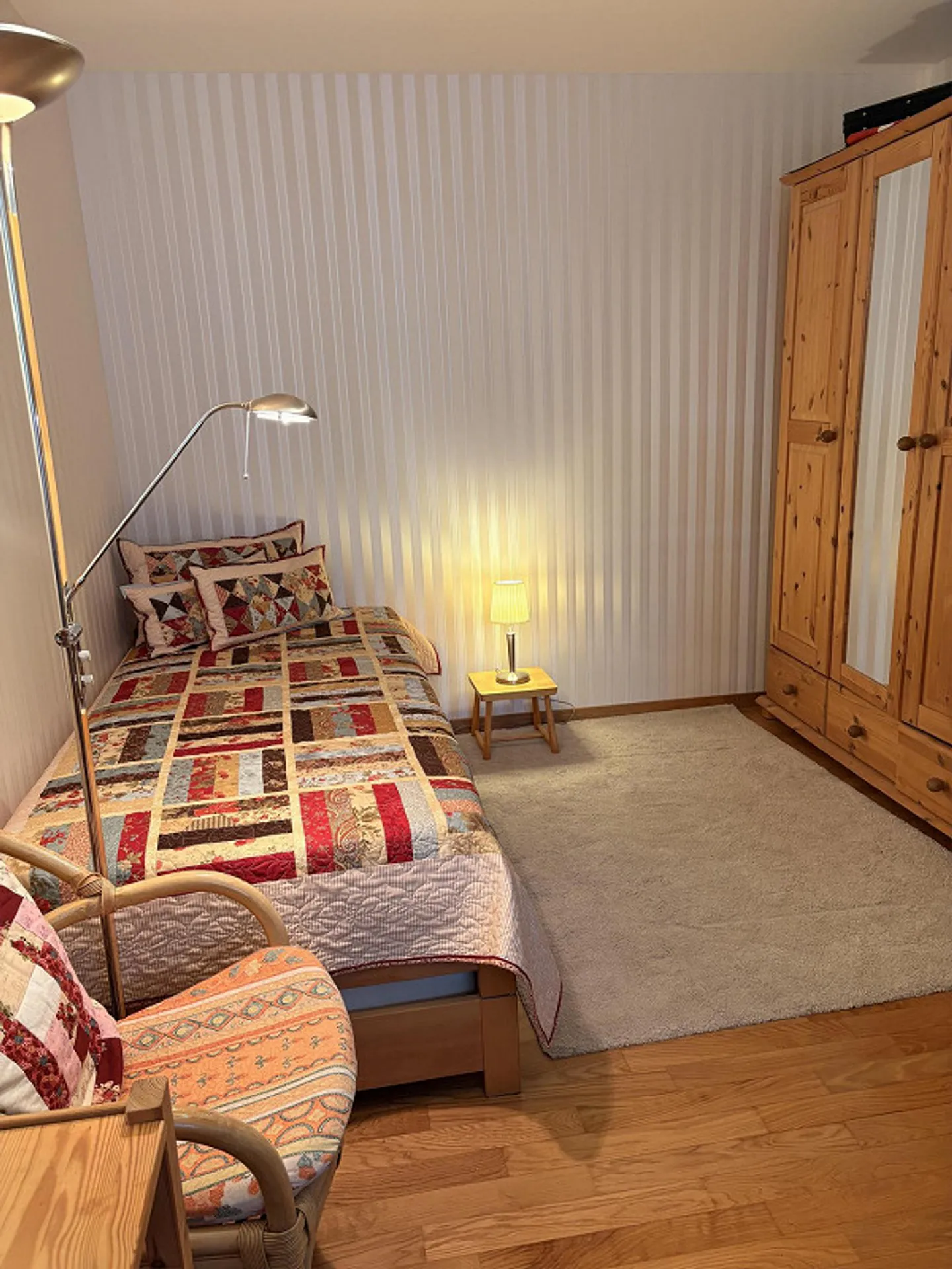 Appartement lumineux de 4,5 pièces dans un quartier calme à Steinhausen - Photo 14 sur 16