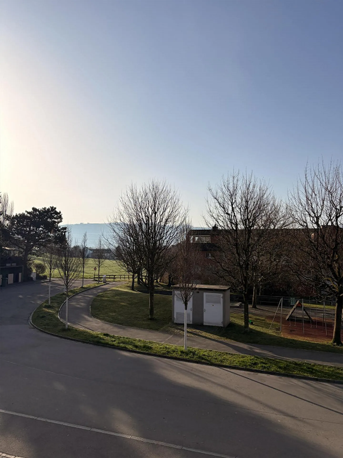 Appartement lumineux de 4,5 pièces dans un quartier calme à Steinhausen - Photo 15 sur 16