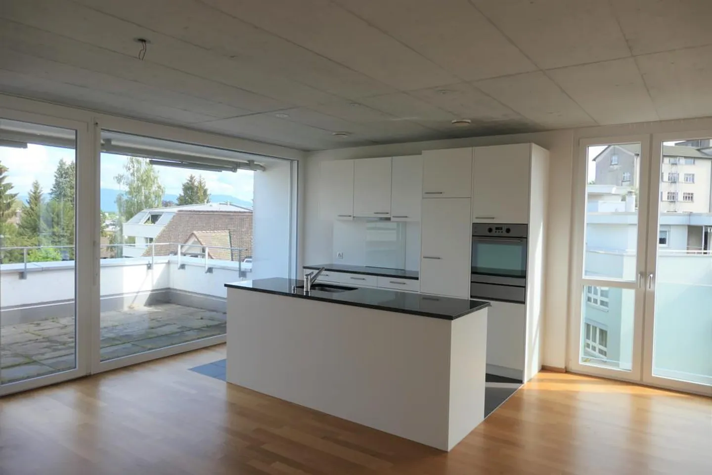 PENTHOUSE APARTMENT WITH LOGGIA AND LARGE TERRACE - Photo 2 of 9