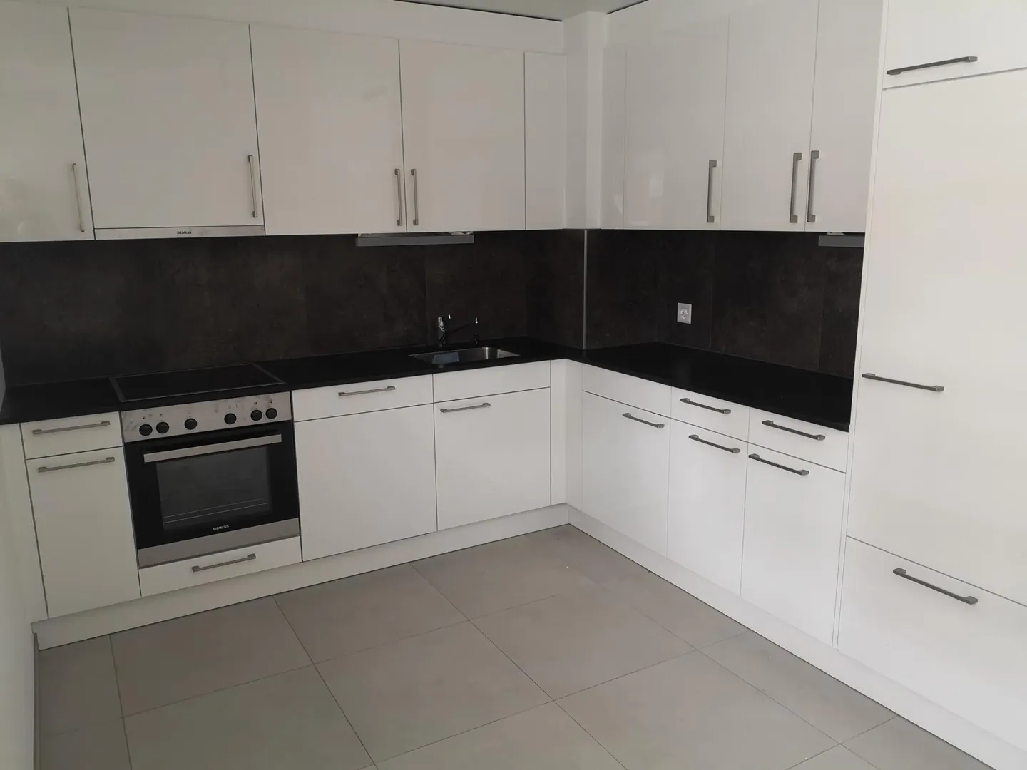 Charming 3-Room Apartment - Photo 1 of 7