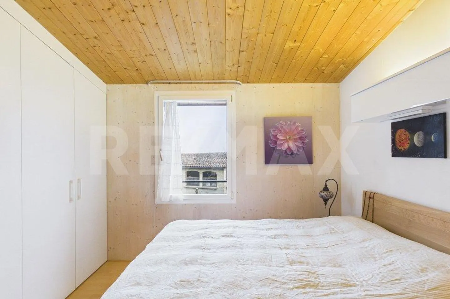 Modern Wooden House with Garden - Photo 13 of 13