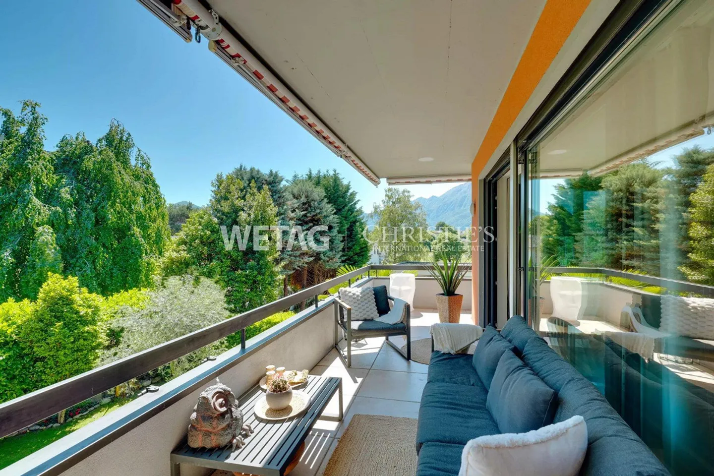 Elegantes Attikageschoss mit Terrasse - Foto 2 von 9