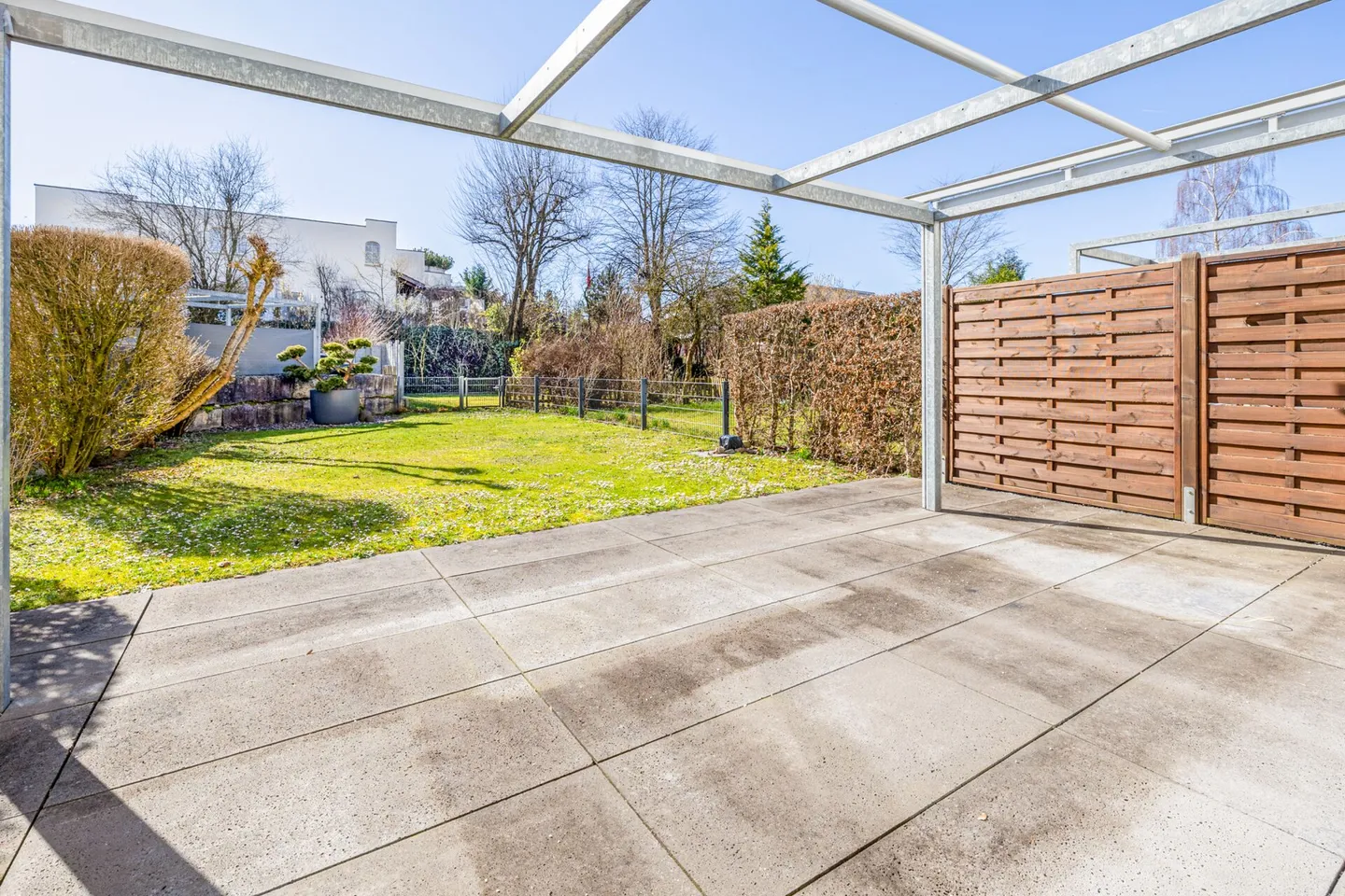 Large 6.5-room terraced house - Photo 2 of 13