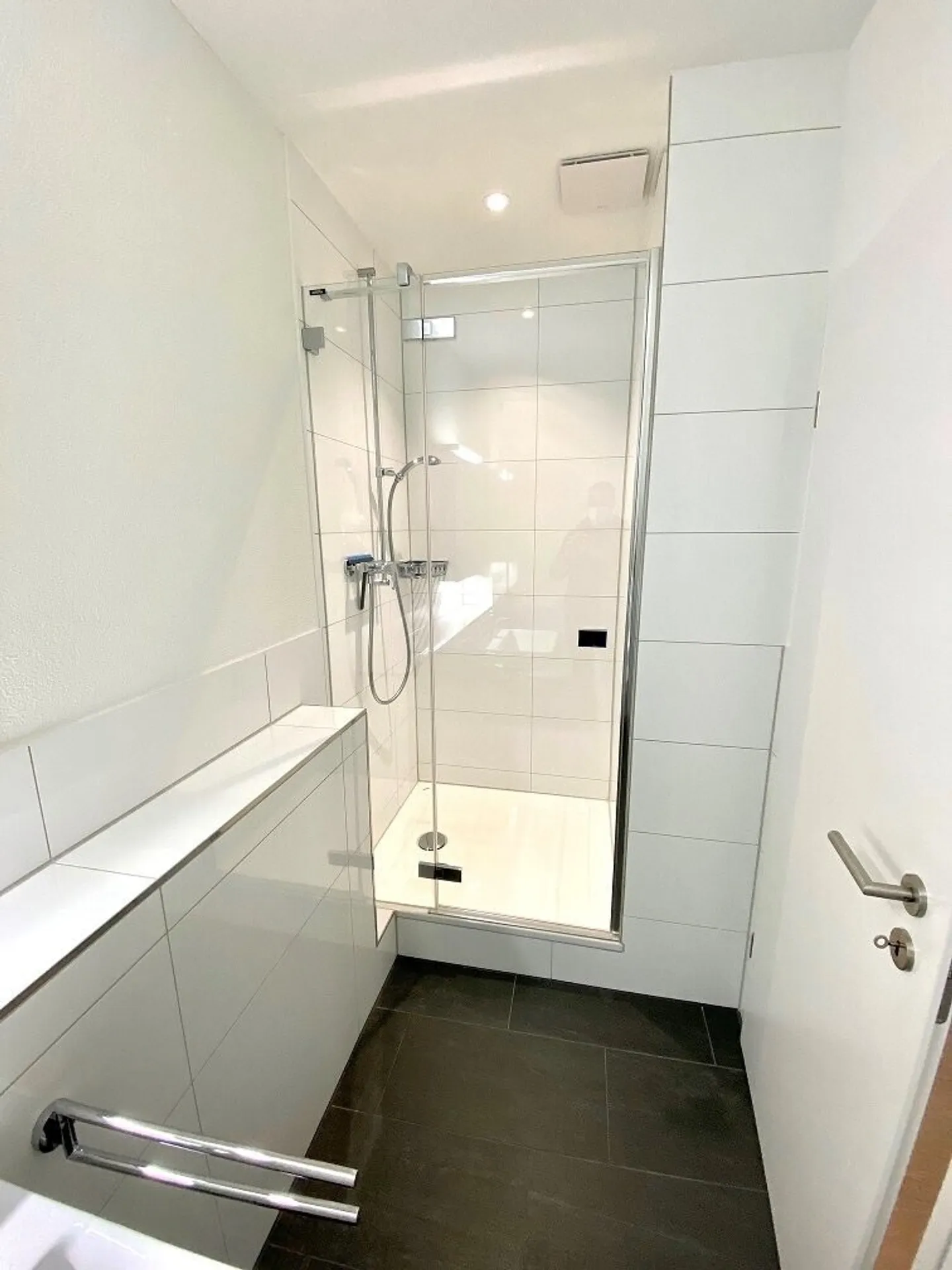 Appartement moderne 2.5 pièces au dernier étage / 4ème étage de 51 m² - Photo 3 sur 8