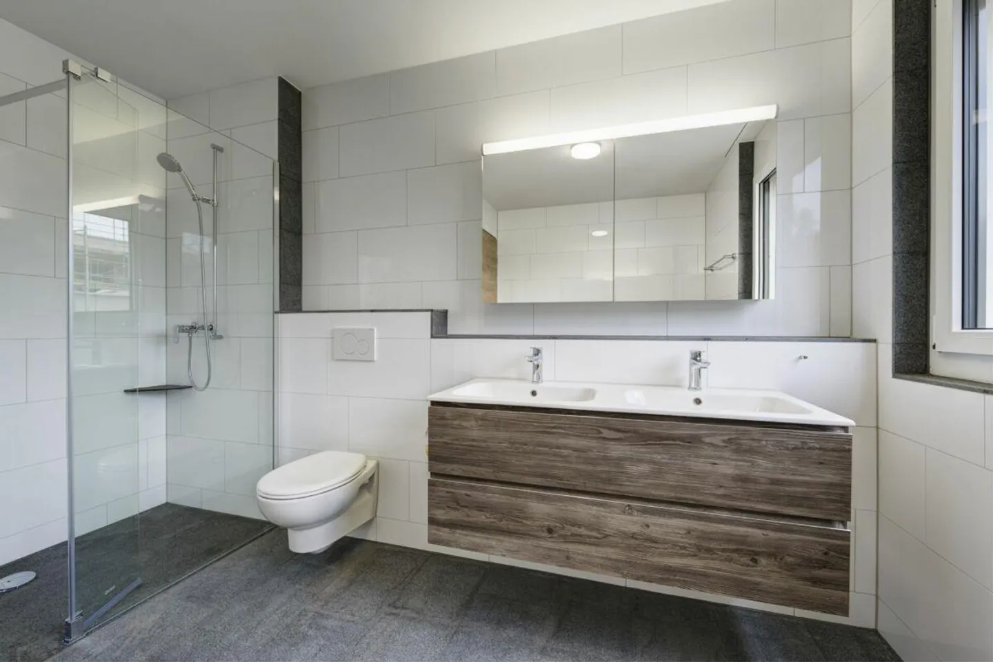 Familienfreundliche 4.5-Zimmerwohnung mit Gartensitzplatz - Photo 2 of 4