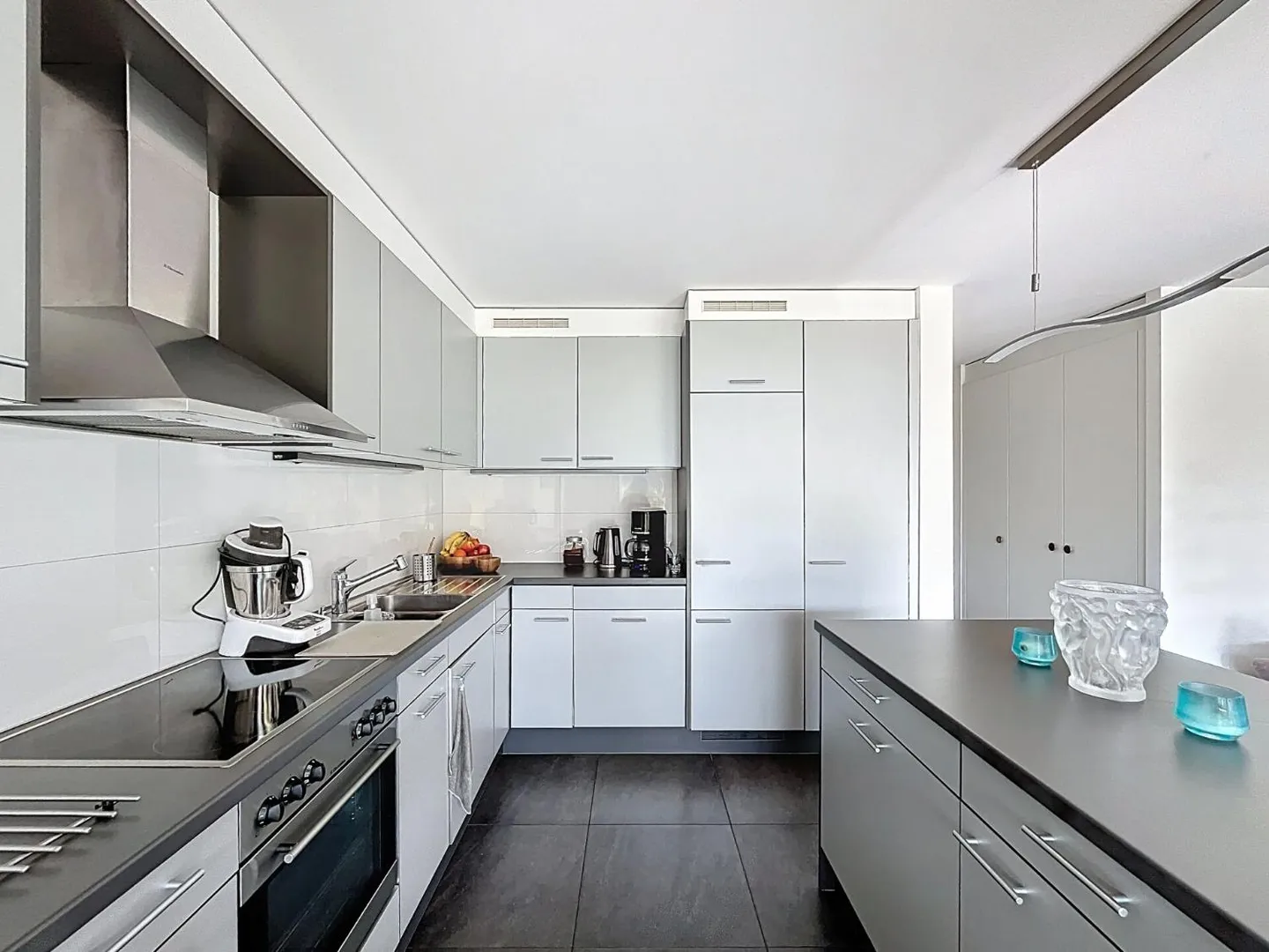 LAUSANNE - Montblesson: Superbe appartement de 5.5 pièces au rez-de-chaussée, calme, MINERGIE. Une exclusivité d'Immo-Consulting SA. - Photo 4 sur 12