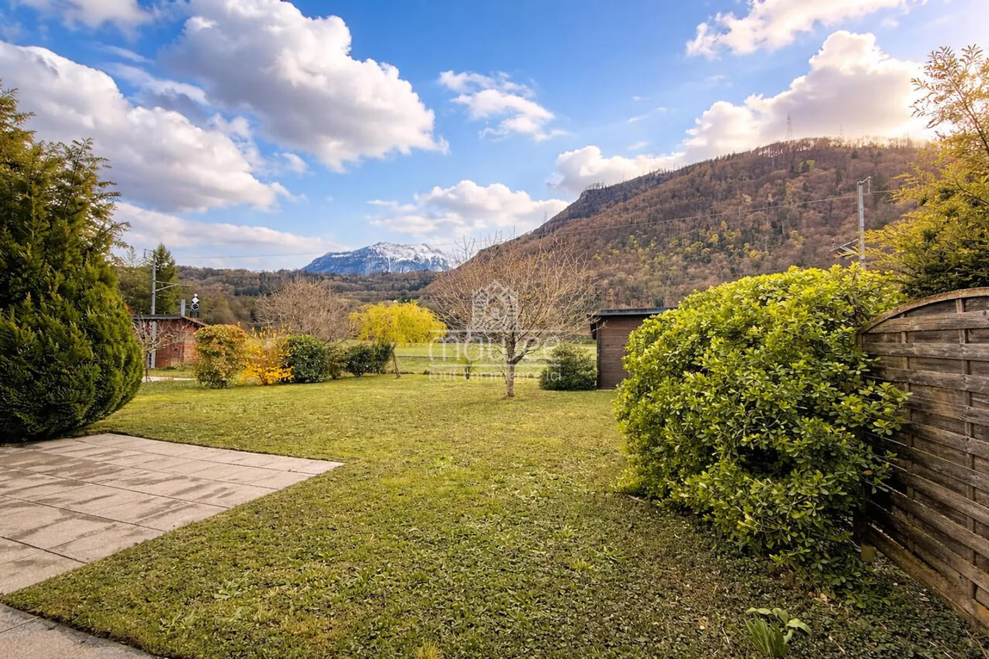 Bright family villa with garden in a quiet residential area - Photo 10 of 13