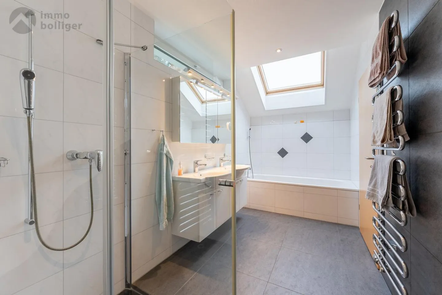 Maison bifamiliale avec un certain je ne sais quoi! - Photo 7 sur 16