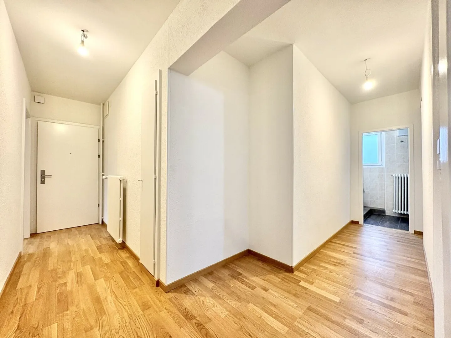 In affitto - Appartamento di 4,5 locali al 2° piano a Montreux - Foto 2 di 9