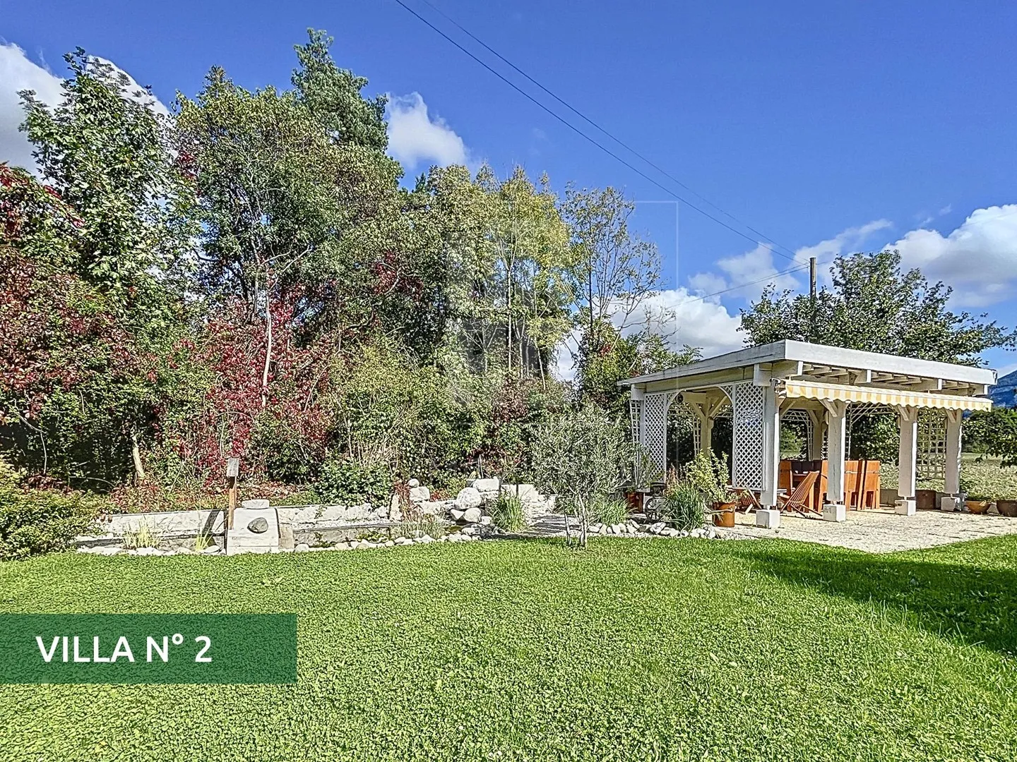 Wohngebäude bestehend aus zwei Villen - Foto 4 von 6