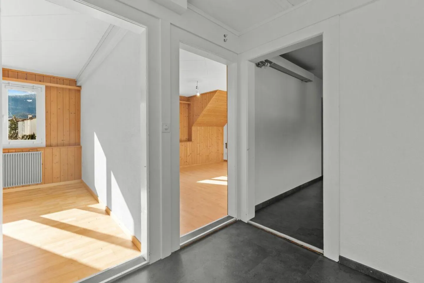 Appartement de 3 pièces dans un ancien bâtiment situé au centre - Photo 6 sur 12