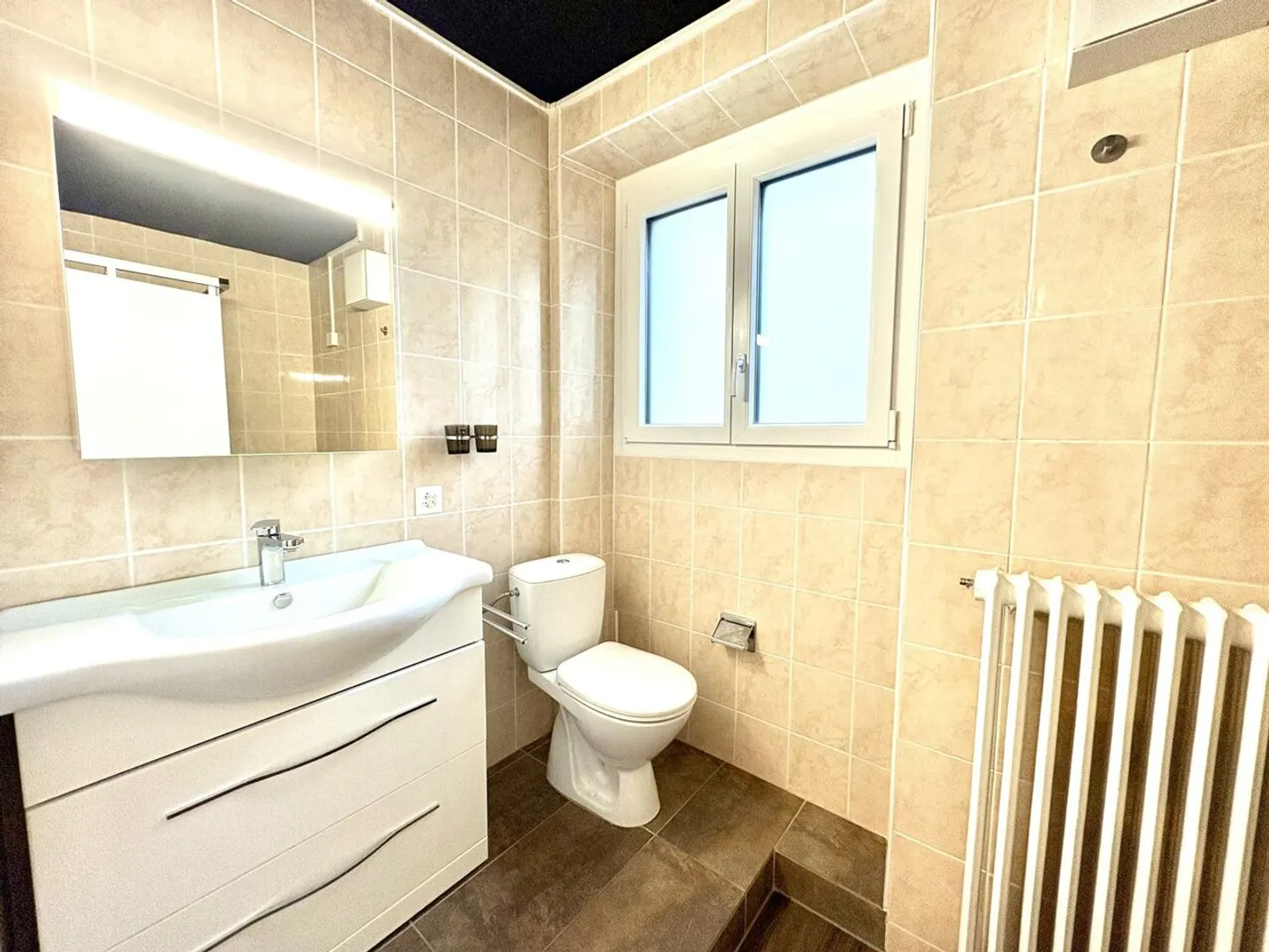 In affitto - Appartamento di 4,5 locali al 2° piano a Montreux - Foto 7 di 9