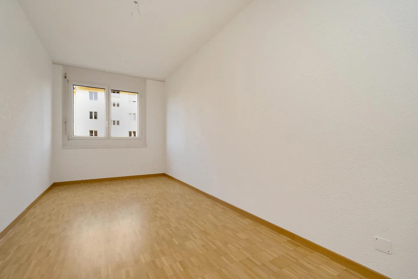 Charming Maisonette Apartment in Central Location in Bern - Photo 12 of 13