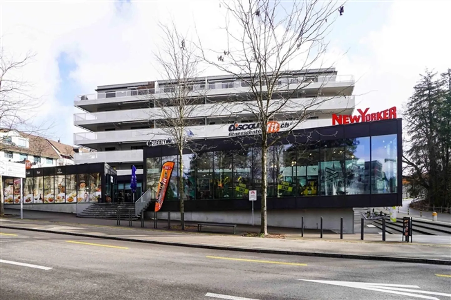 Espace de vente/service au rez-de-chaussée - 312 m2 à Wetzikon - Photo 6 sur 8