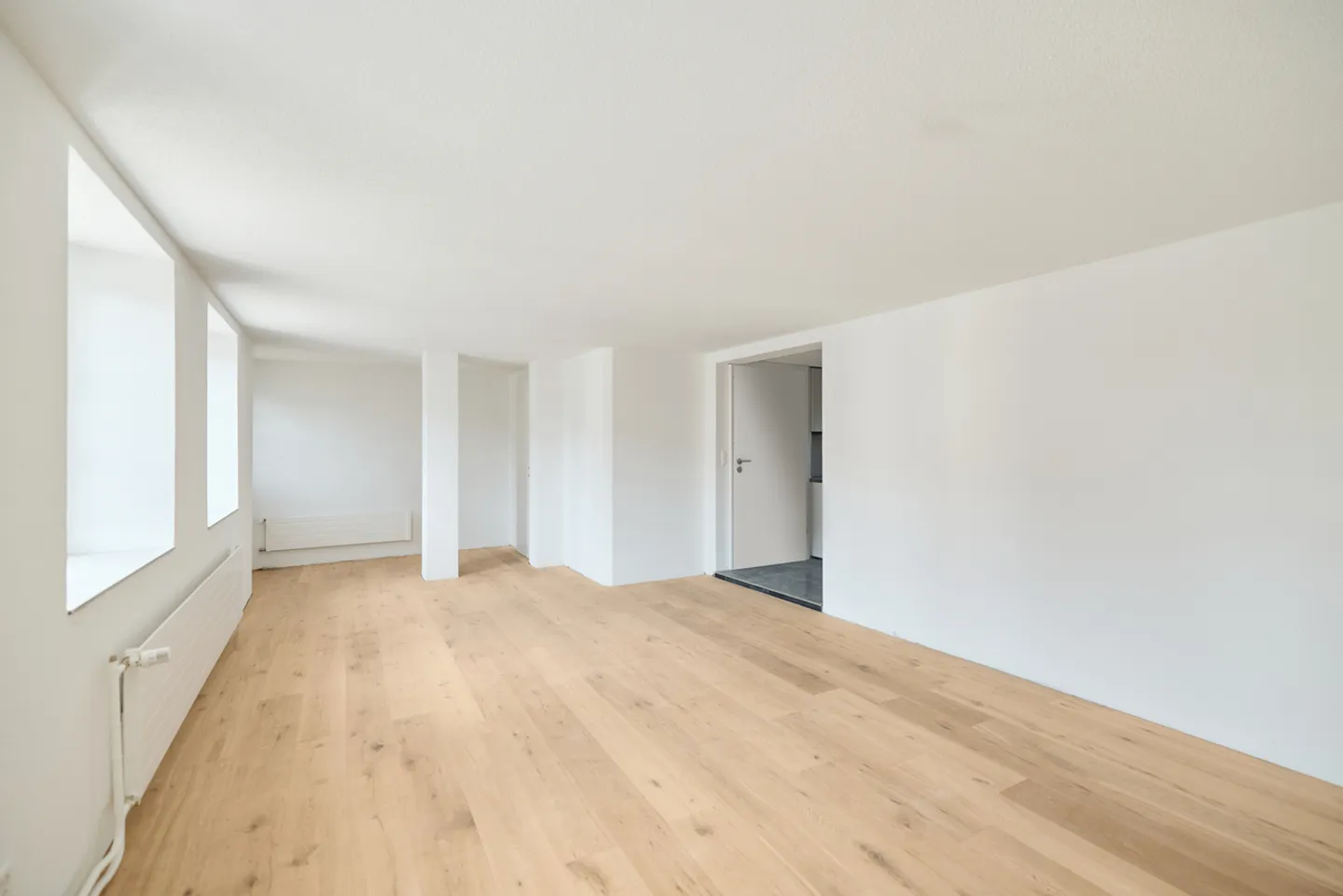 APPARTAMENTO AL PIANO TERRA 2.5 STANZE LUMINOSO E MODERNO - Foto 2 di 8