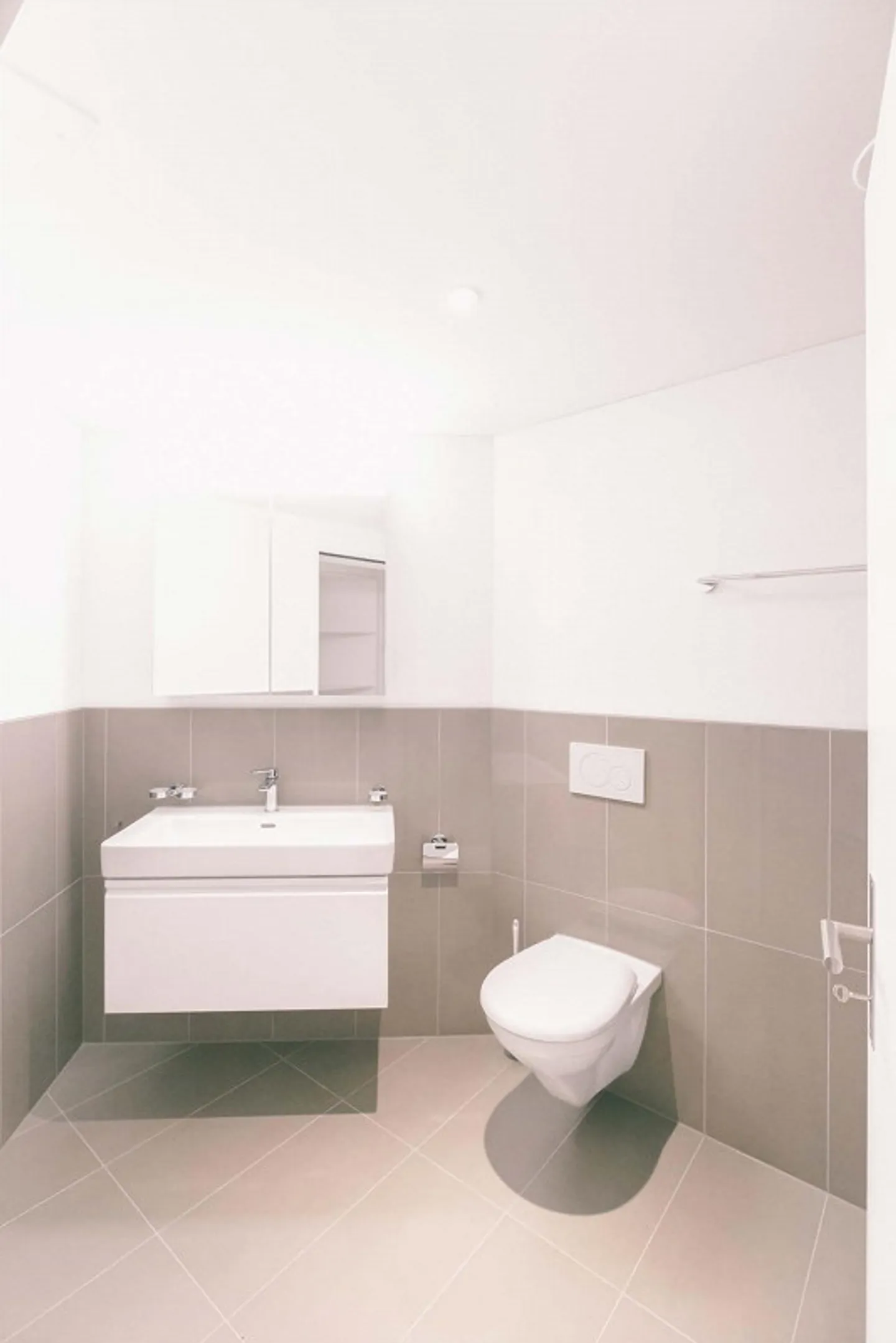 Moderne 2.5 ZW im HP mit eSmart und eAccess - Foto 4 von 9