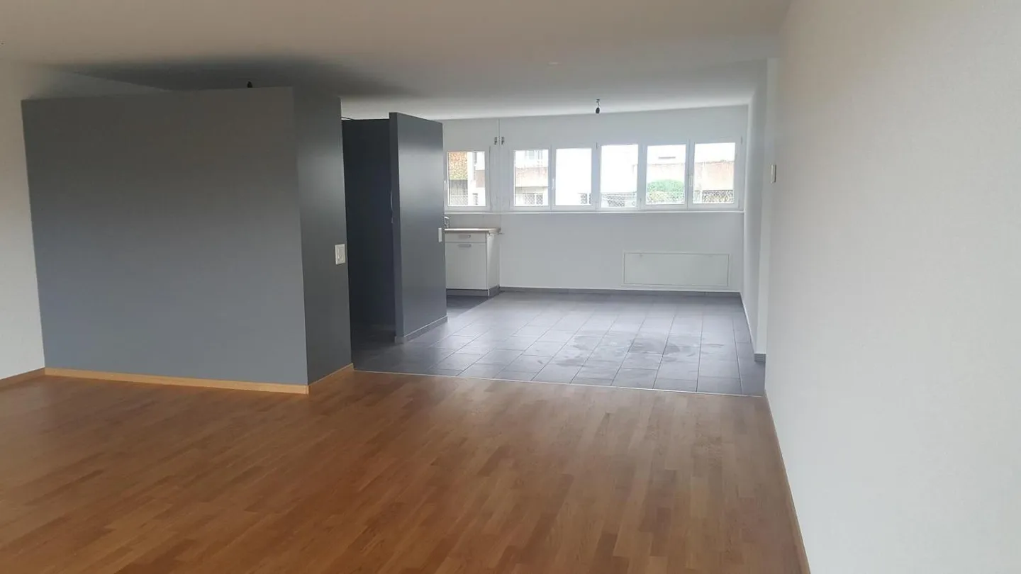 Spazioso appartamento di 5 locali - Foto 6 di 8