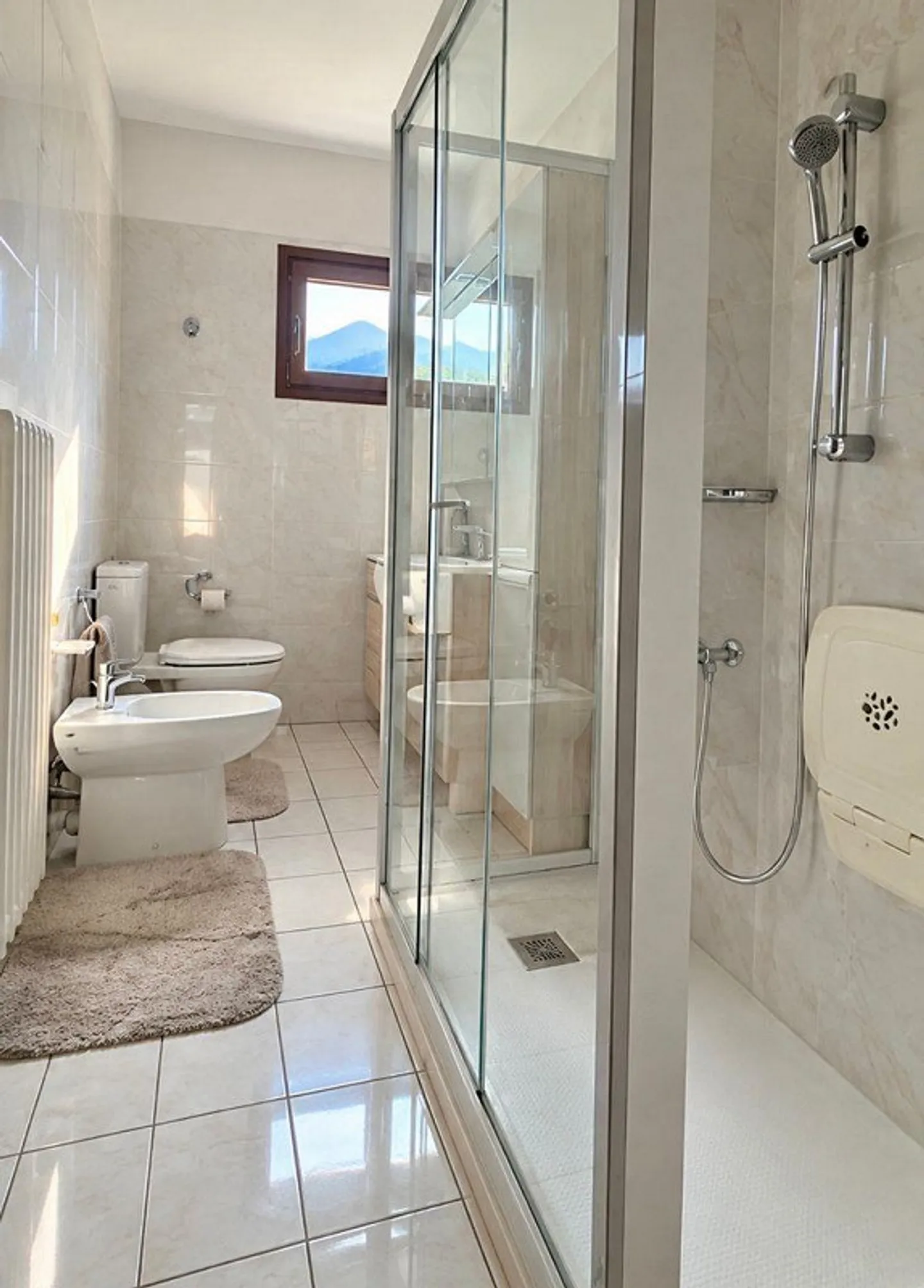 Appartement avec terrasse panoramique et vue dégagée - Photo 9 sur 14