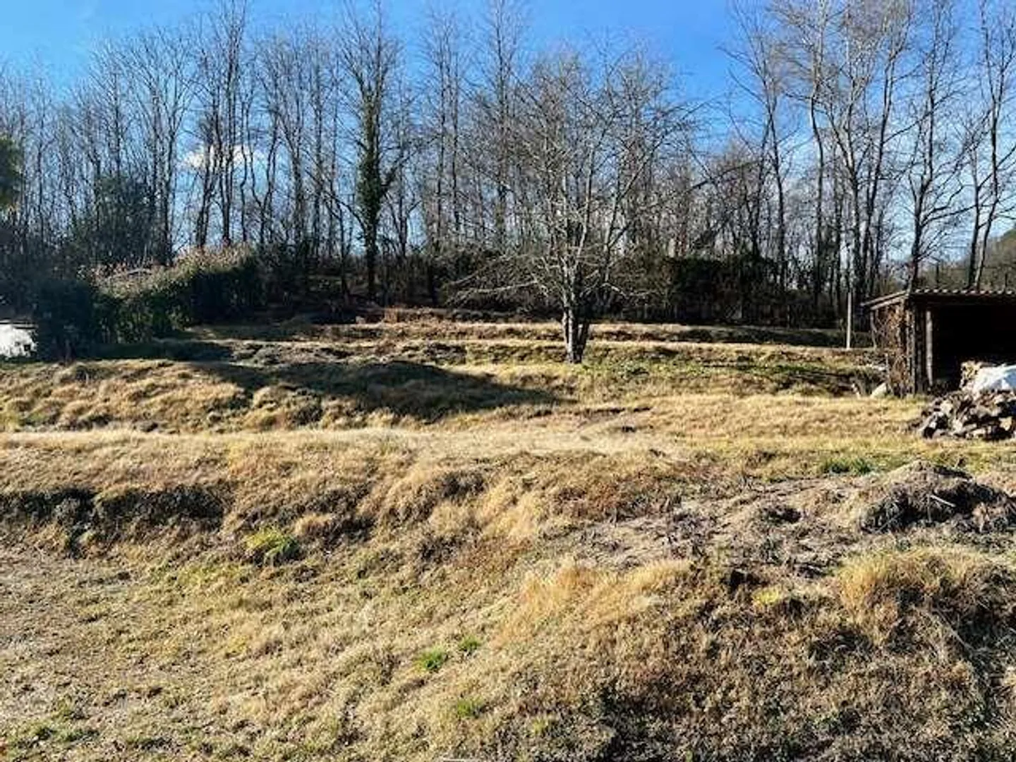 Terreno edificabile con licenza - Foto 3 di 4