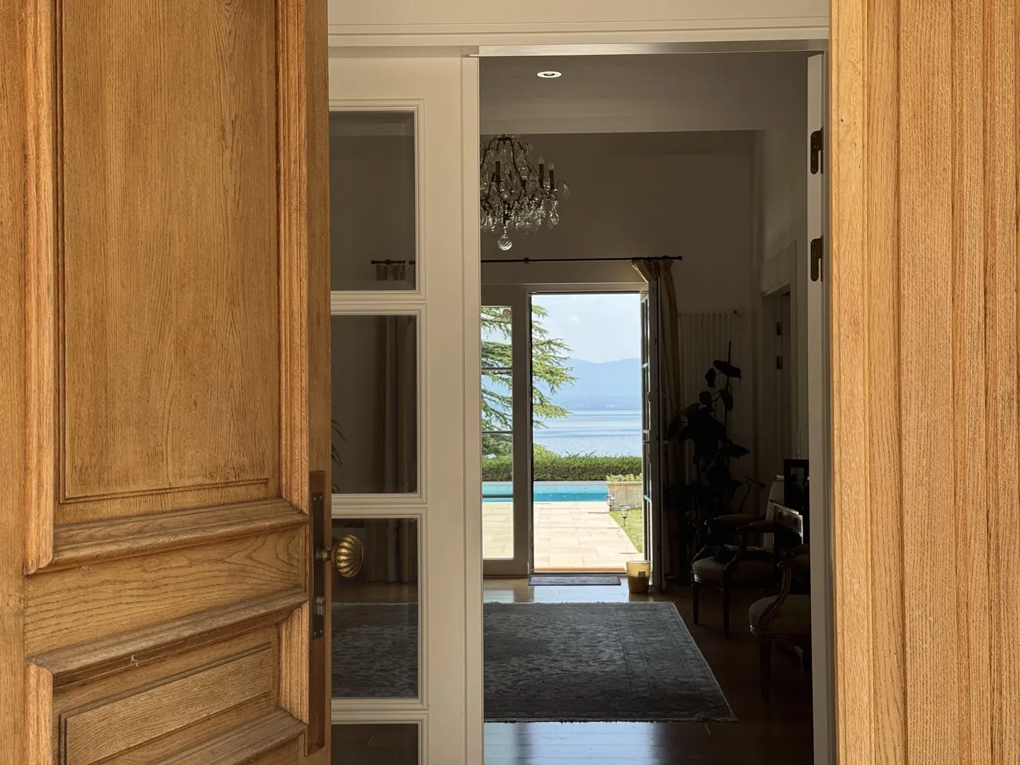 Elegant Lakeside Villa - Photo 8 of 8