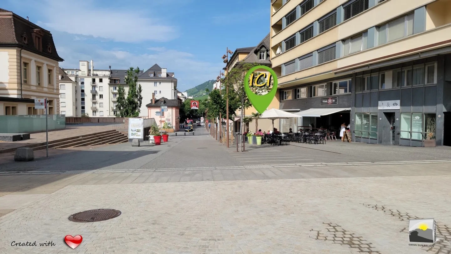 SIERRE/ Hyper-Center, I am "YARO": Advertising space of 2.70 m² for rent - Photo 2 of 4