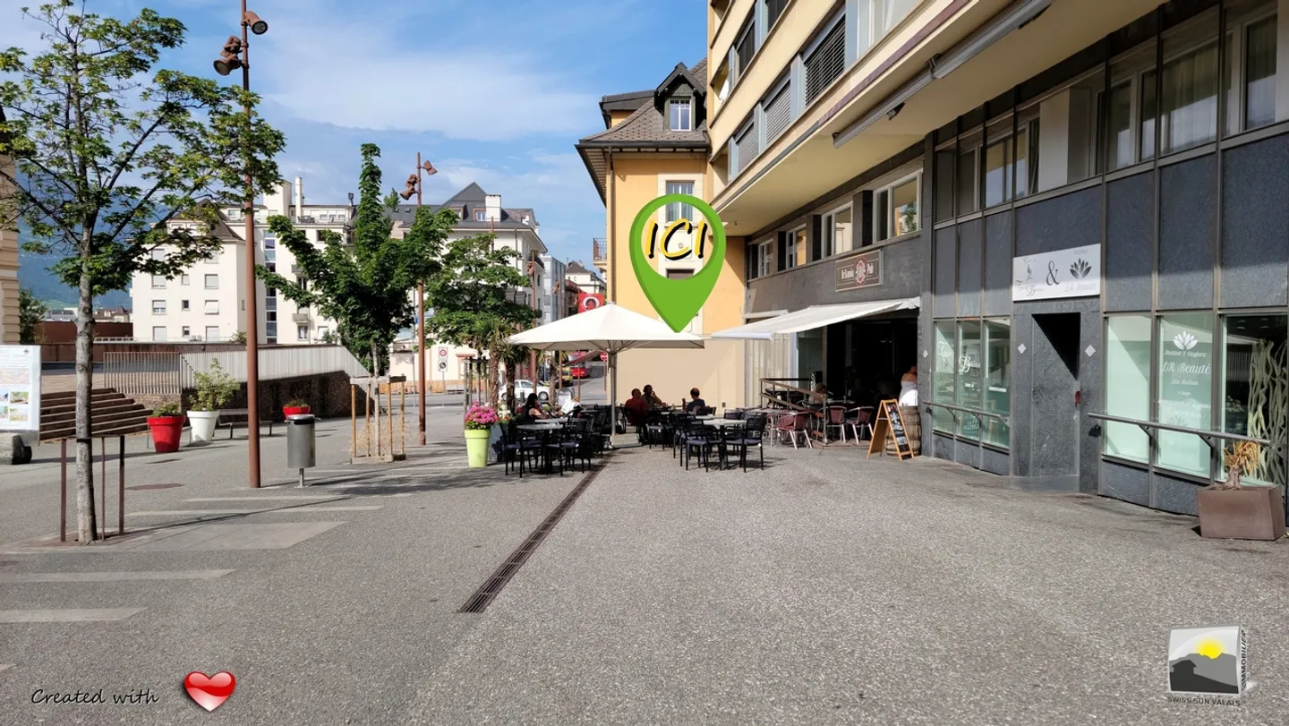 SIERRE/ Hyper-Center, I am "YARO": Advertising space of 2.70 m² for rent - Photo 3 of 4