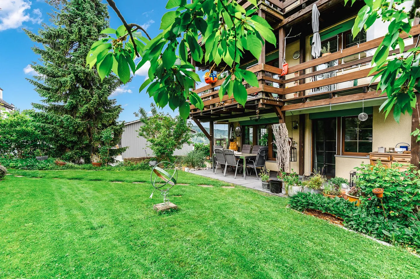 Charming and Versatile Apartment - Photo 9 of 9