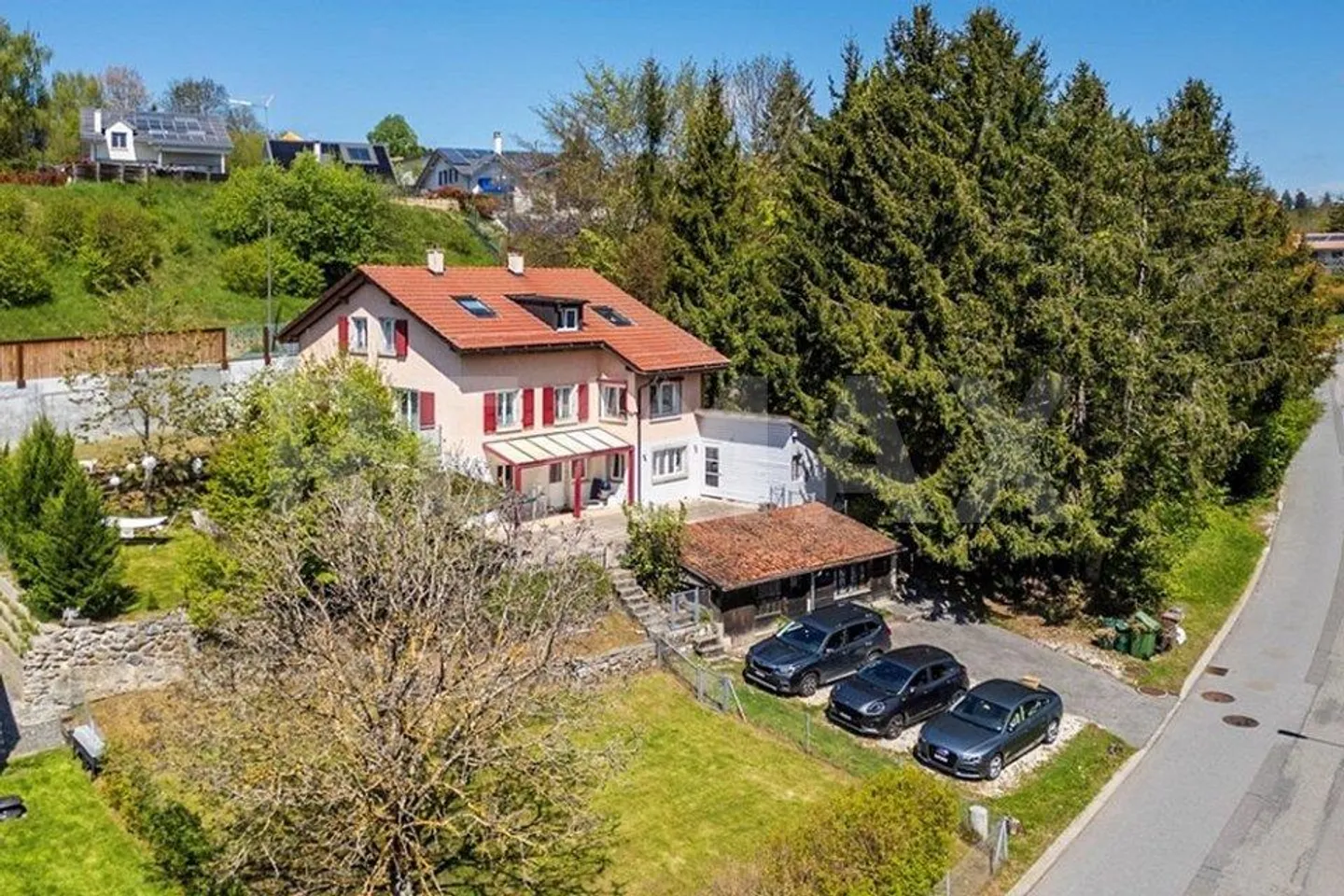 Vicino alla Scuola Alberghiera, villa con 2 appartamenti - Foto 1 di 13