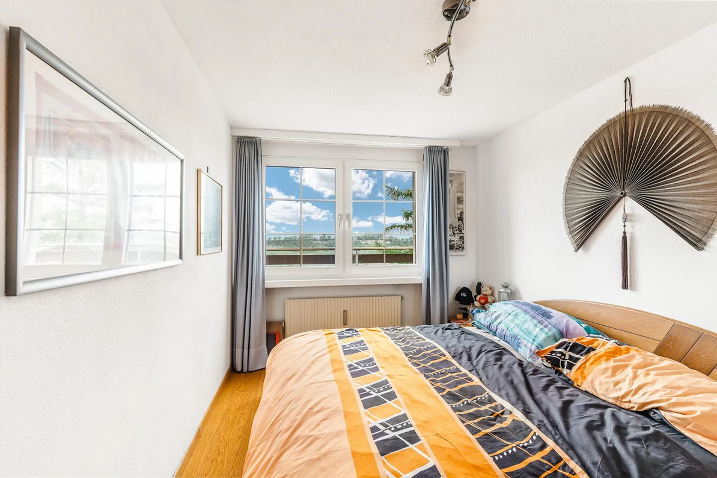 Charming and Versatile Apartment - Photo 6 of 9