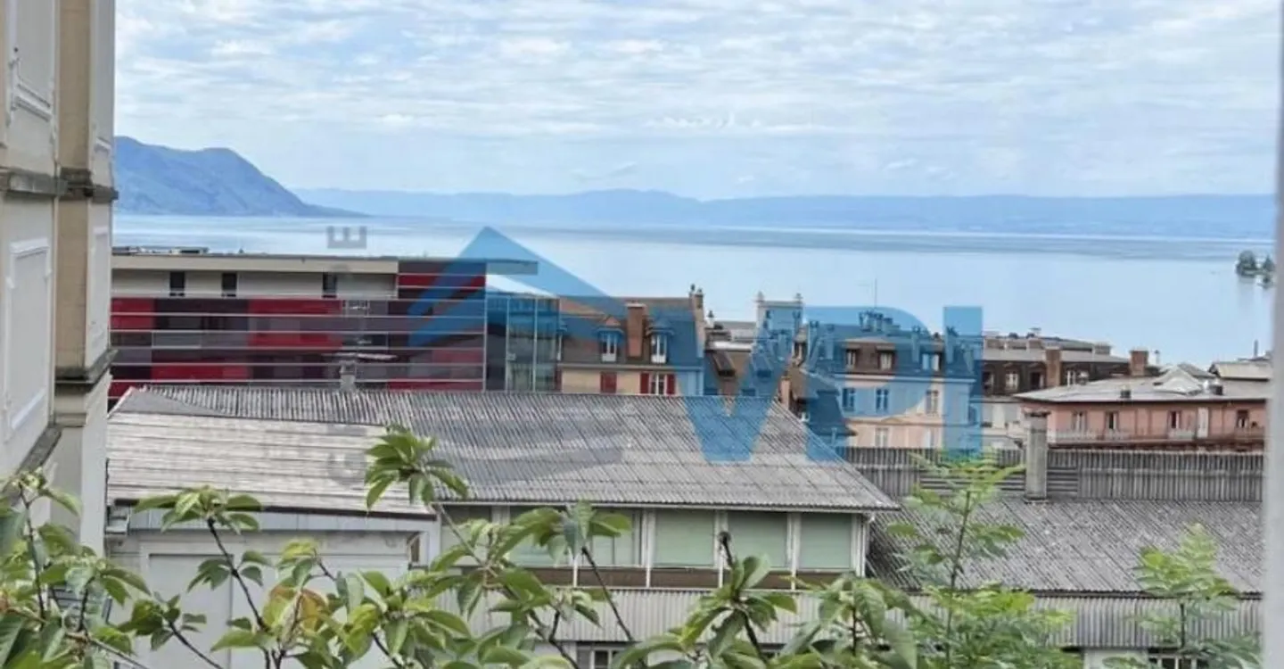 Charming Studio with Lake View - Photo 1 of 7