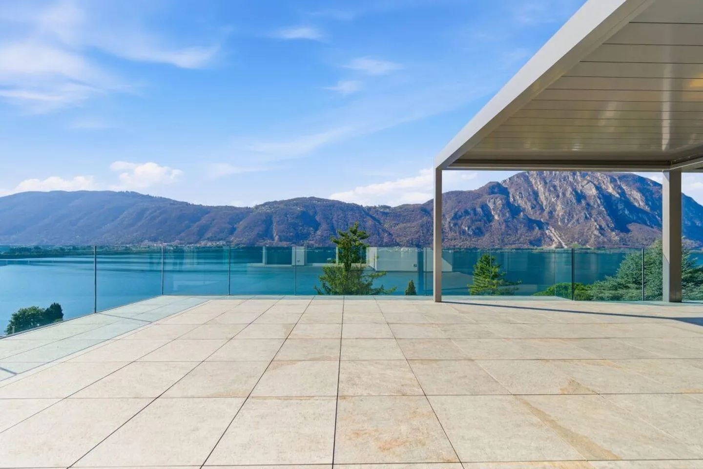 Ceresio Residence 52: penthouse with large panoramic terrace - Photo 13 of 14