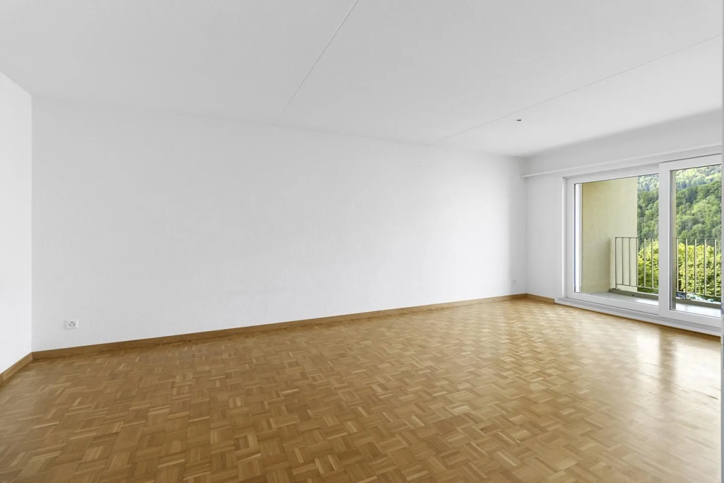 Appartement de 3.5 pièces avec balcon ensoleillé et vue sur la verdure - Photo 3 sur 8