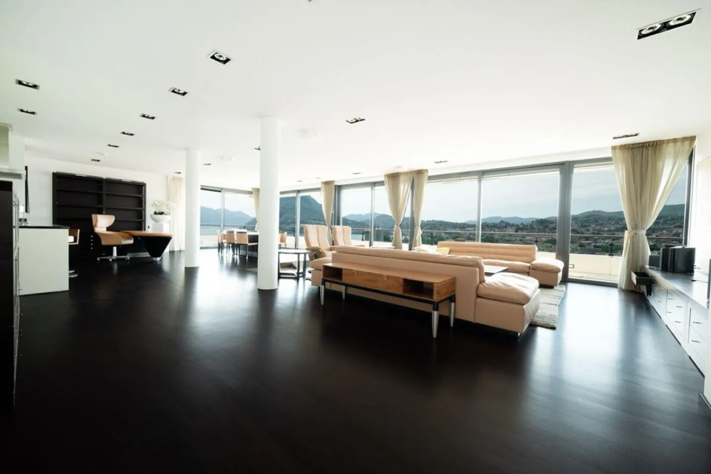 Luxuriöses Penthouse in Castagnola mit großer Terrasse und Seeblick - Foto 9 von 16