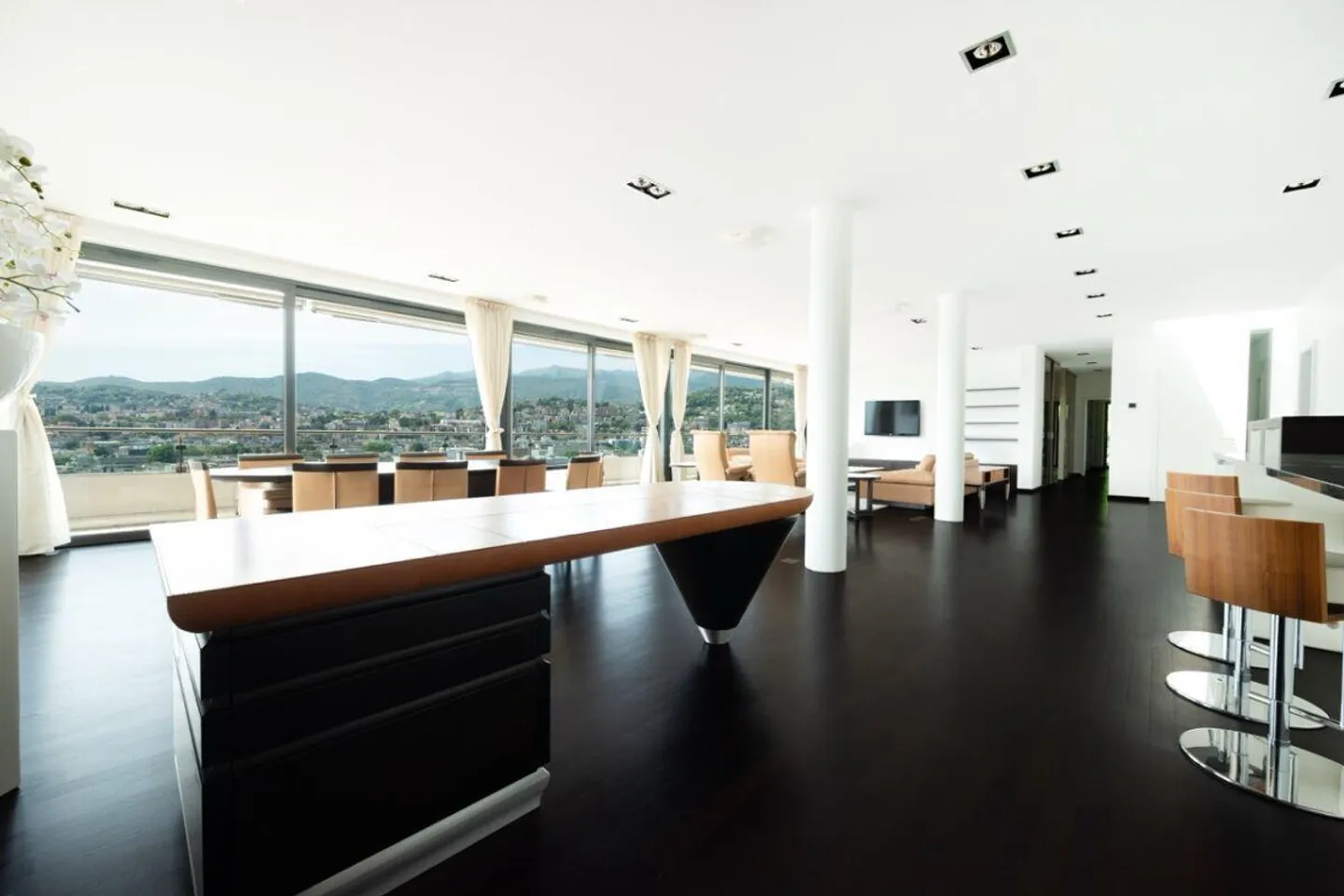 Luxuriöses Penthouse in Castagnola mit großer Terrasse und Seeblick - Foto 10 von 16