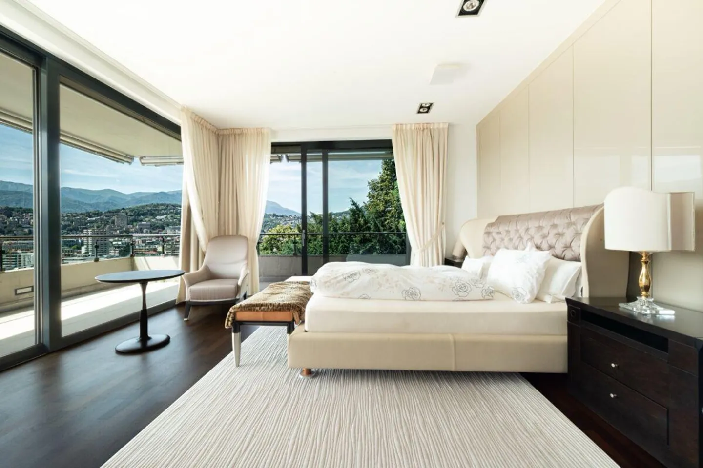 Luxuriöses Penthouse in Castagnola mit großer Terrasse und Seeblick - Foto 11 von 16