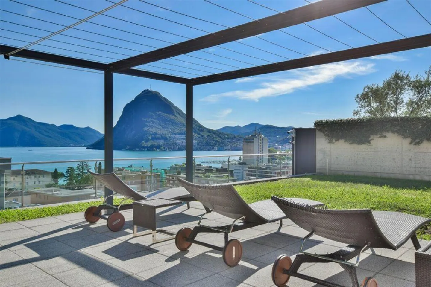 Luxuriöses Penthouse in Castagnola mit großer Terrasse und Seeblick - Foto 5 von 16
