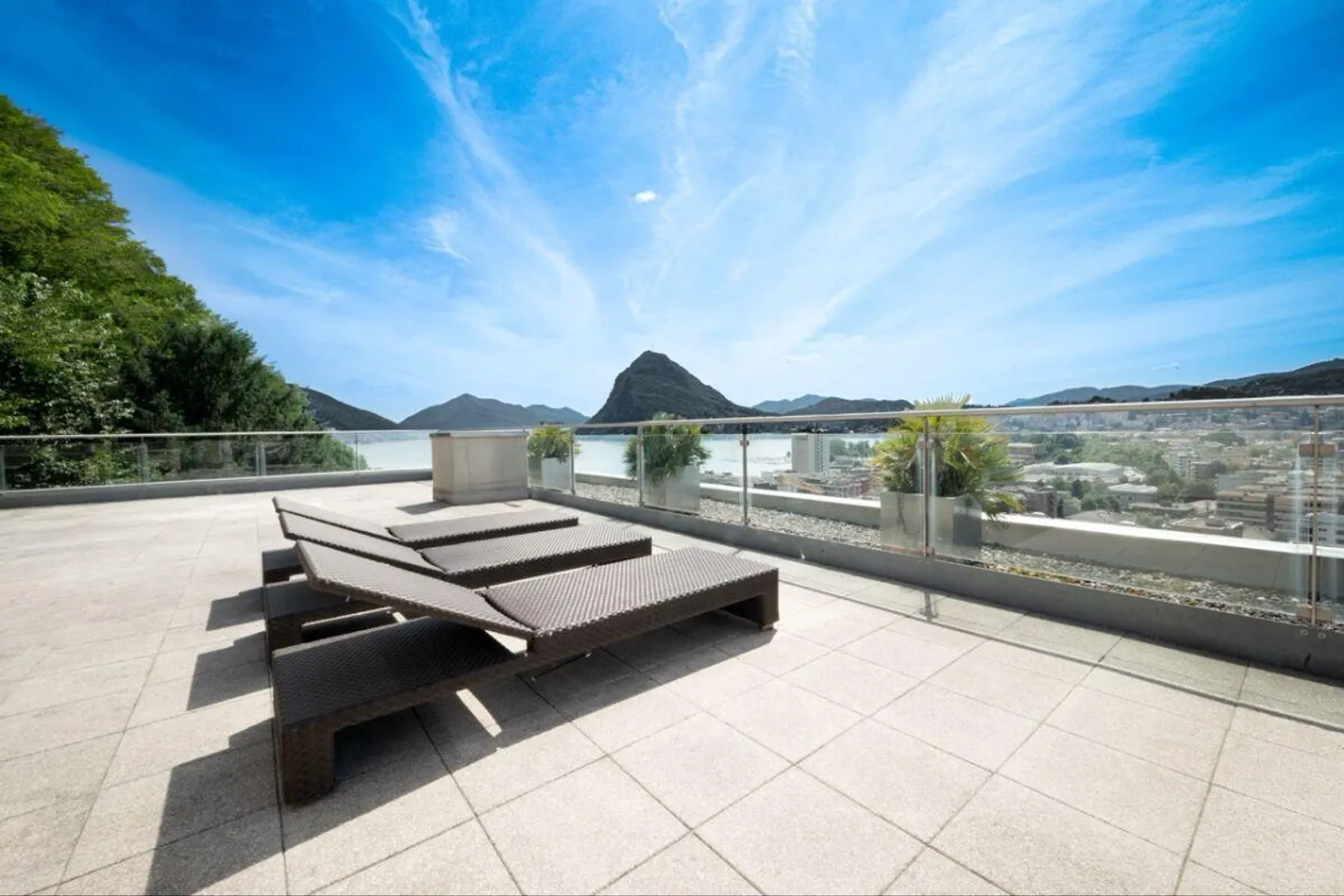 Luxuriöses Penthouse in Castagnola mit großer Terrasse und Seeblick - Foto 15 von 16